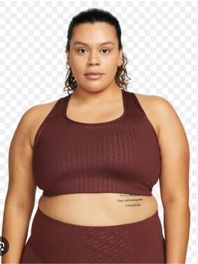 Nike Dry-Fit 1X Plus-Size Seamless Medium Sports Bra in Deep Maroon
